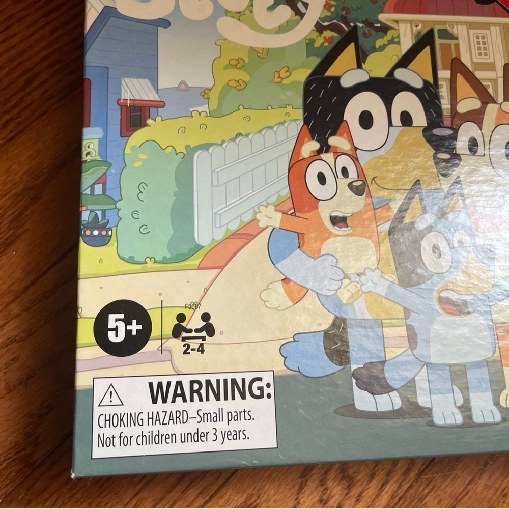 Hasbro Monopoly Junior: Bluey Edition Board Game for Kids New Open Box - Picture 6 of 11